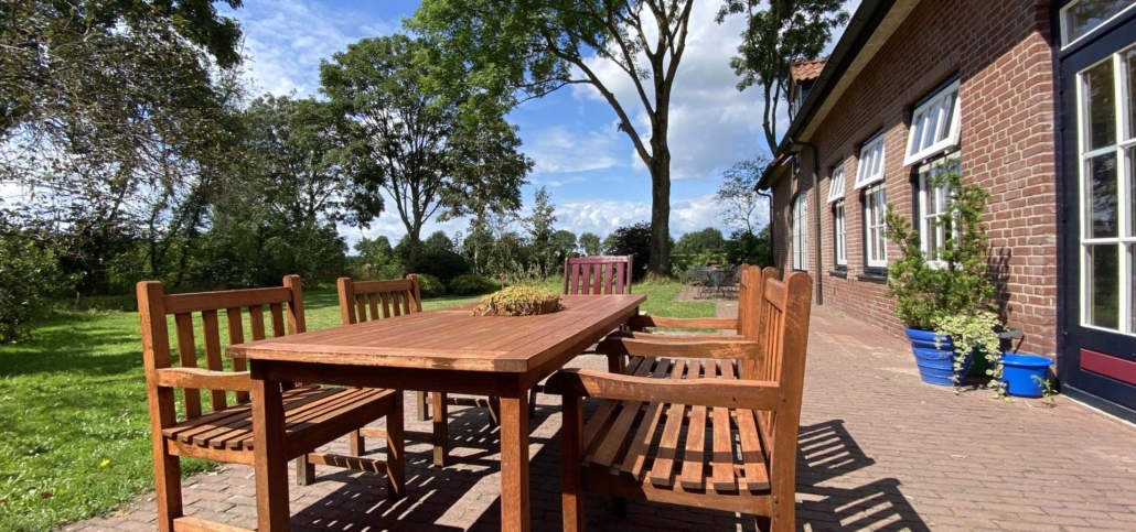 Houten buiten terras - De Meerenhoeve